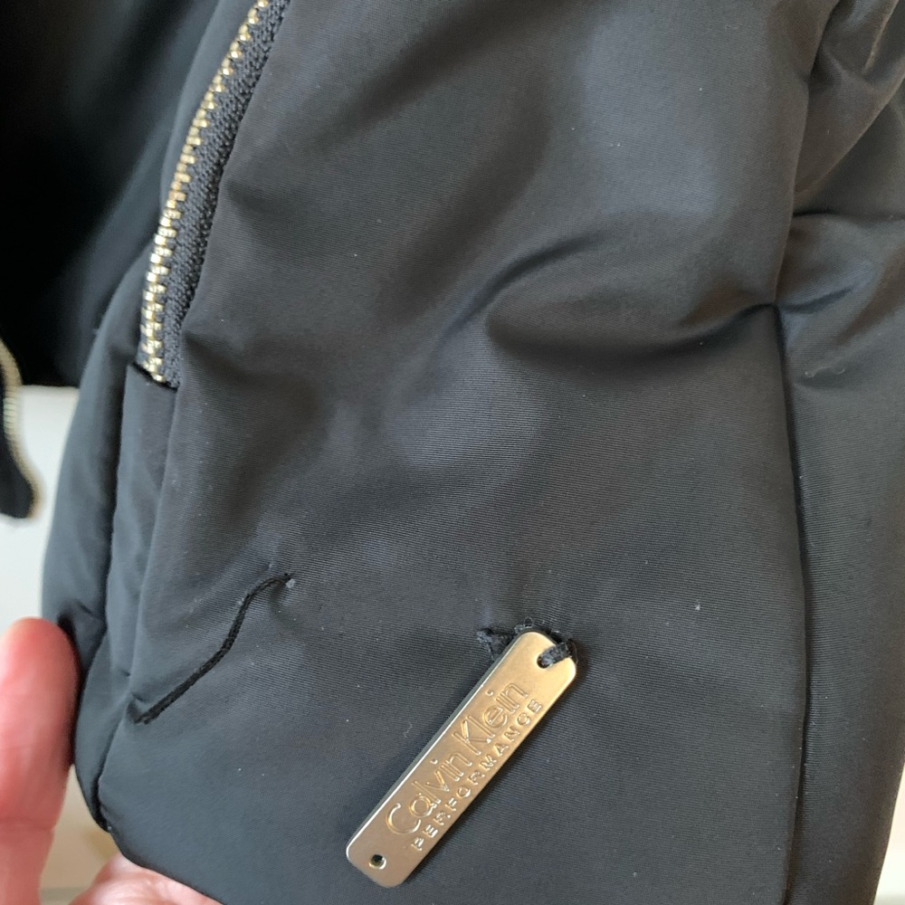 Calvin Klein Performance Vest - Picture 4 of 5